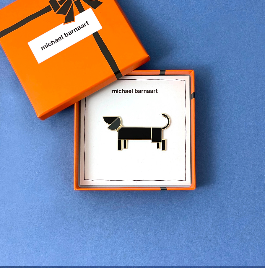 Michael Barnaart - broche teckel zwart