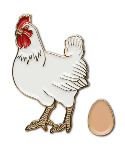 Emaille speldje Chicken&Egg van Make Heads Turn